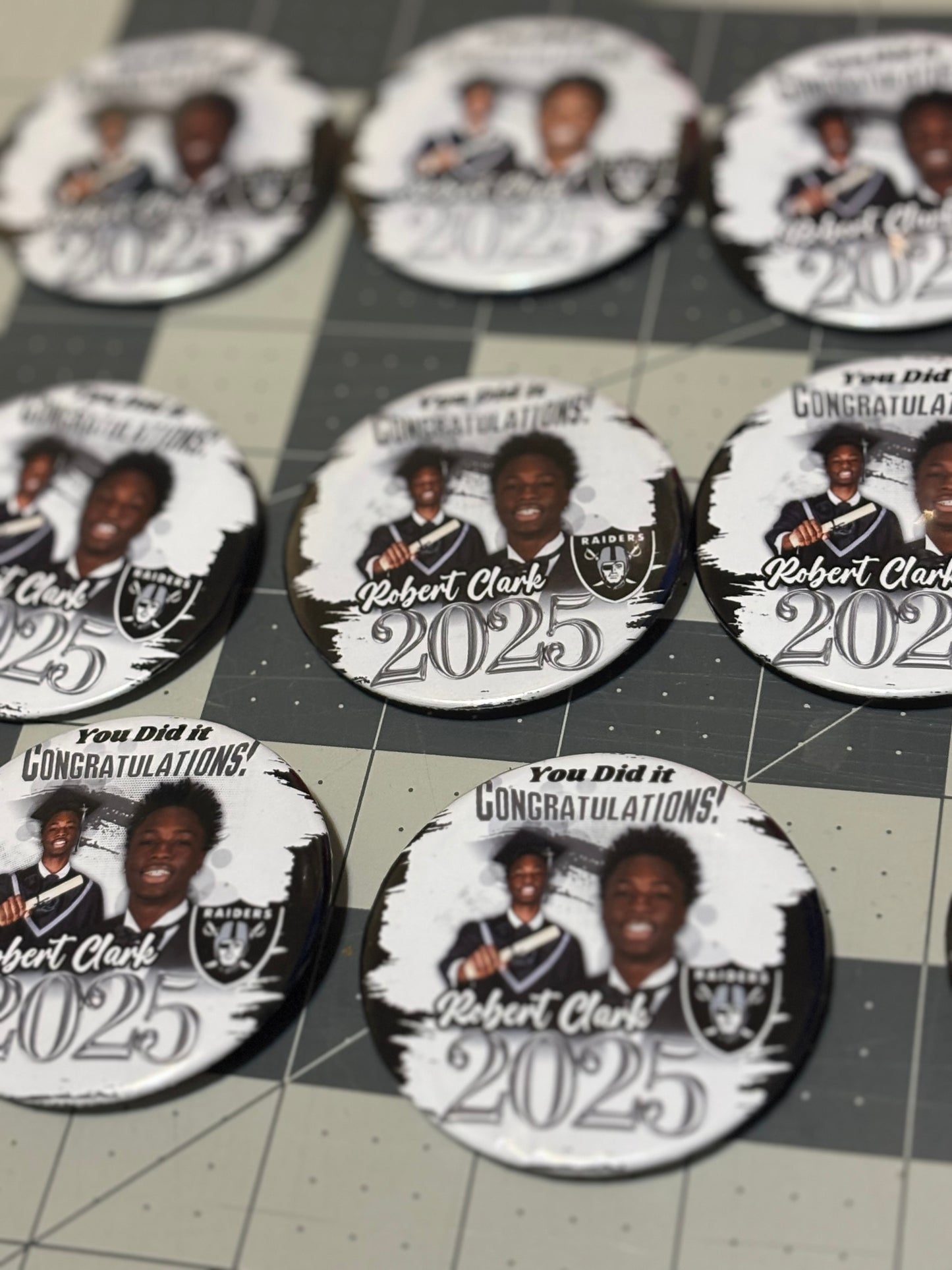 Grad, Memorial Buttons